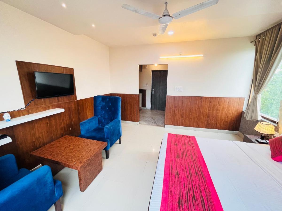 Hotel The Leaf - Gomti Nagar 勒克瑙 外观 照片