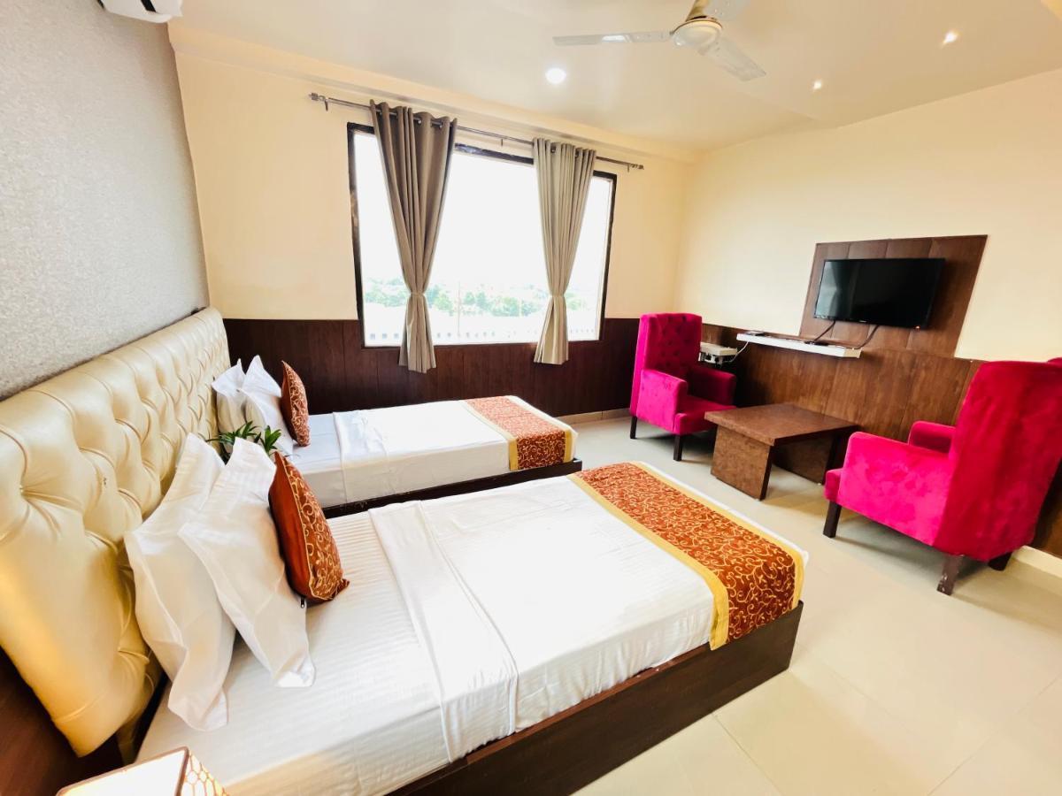 Hotel The Leaf - Gomti Nagar 勒克瑙 外观 照片