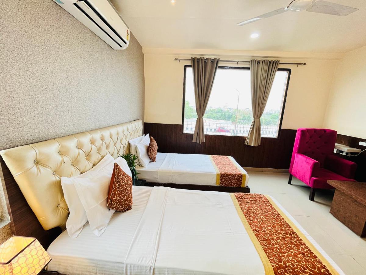 Hotel The Leaf - Gomti Nagar 勒克瑙 外观 照片