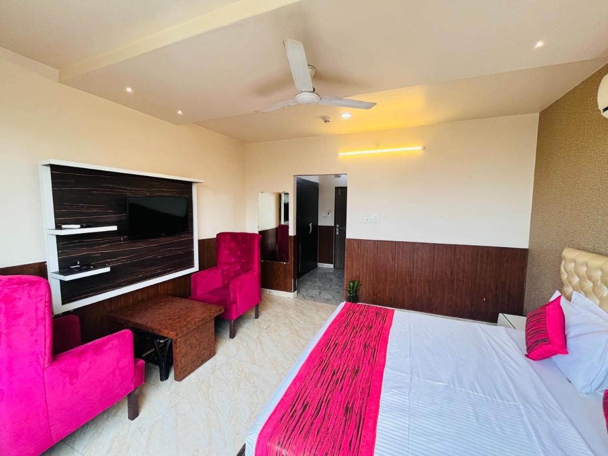 Hotel The Leaf - Gomti Nagar 勒克瑙 外观 照片