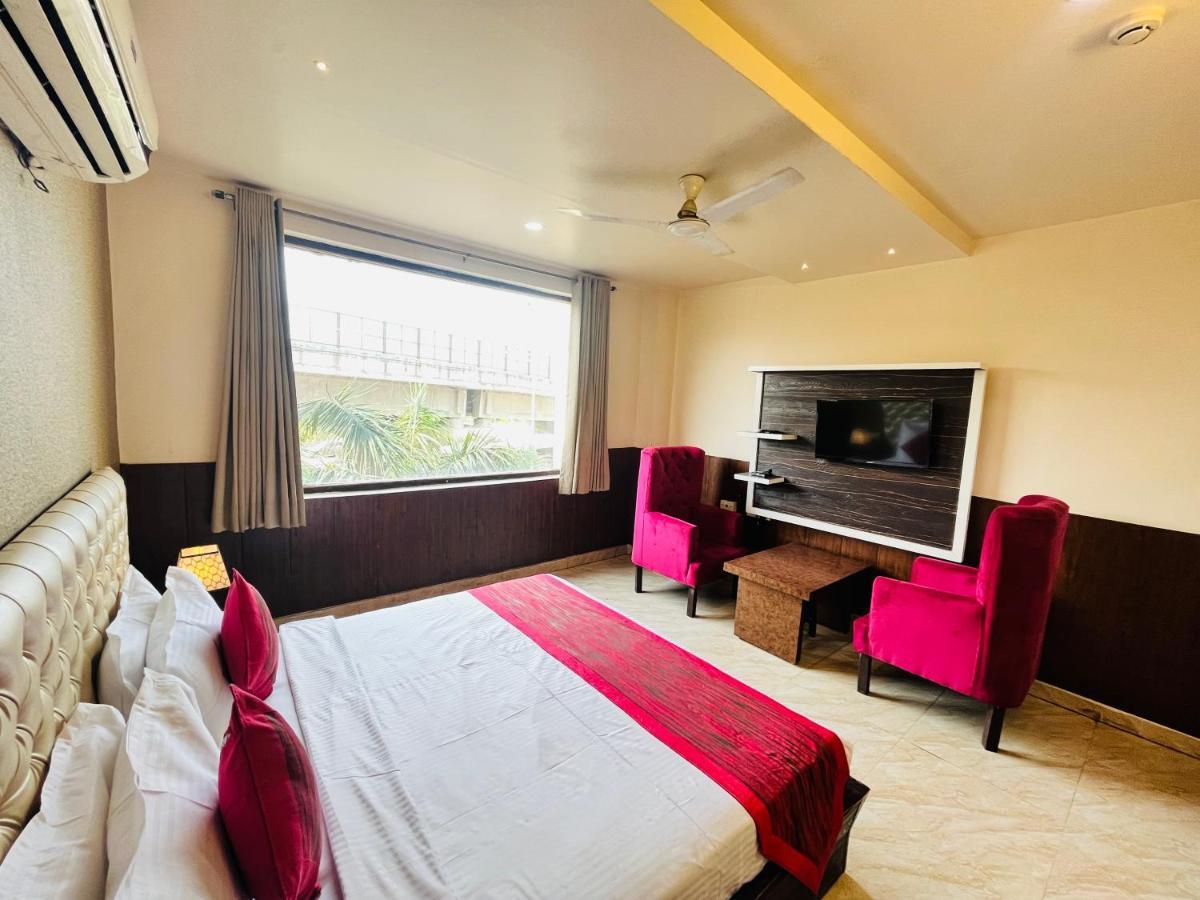 Hotel The Leaf - Gomti Nagar 勒克瑙 外观 照片